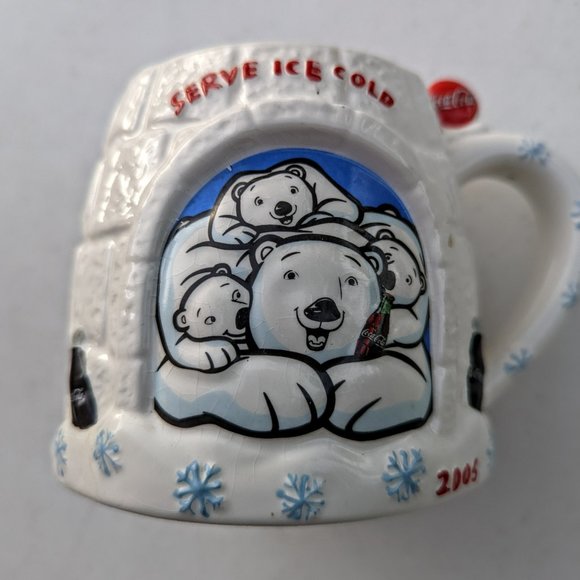 Coca Cola Igloo Polar Bear Coffee Mug - Picture 5 of 13